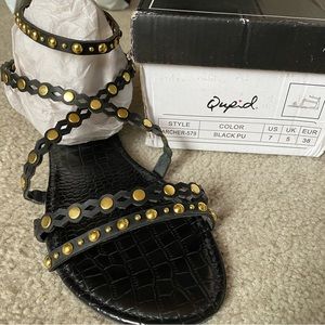 Sicily studded sandals!